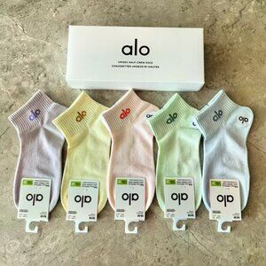 A43- New ALO Yoga Women's Colorful Logo Ankle Socks 5-Pack - Multicolor